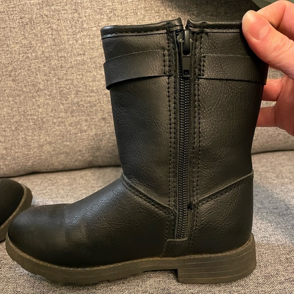 Carter’s Boots - Picture 3 of 4